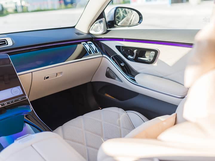 Фото 9 - Mercedes-Benz Maybach S-Class