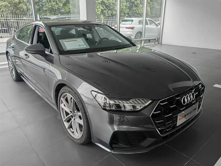 Фото 2 - Audi A7