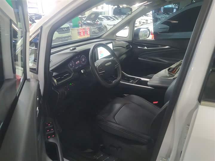 Фото 16 - Maxus G50