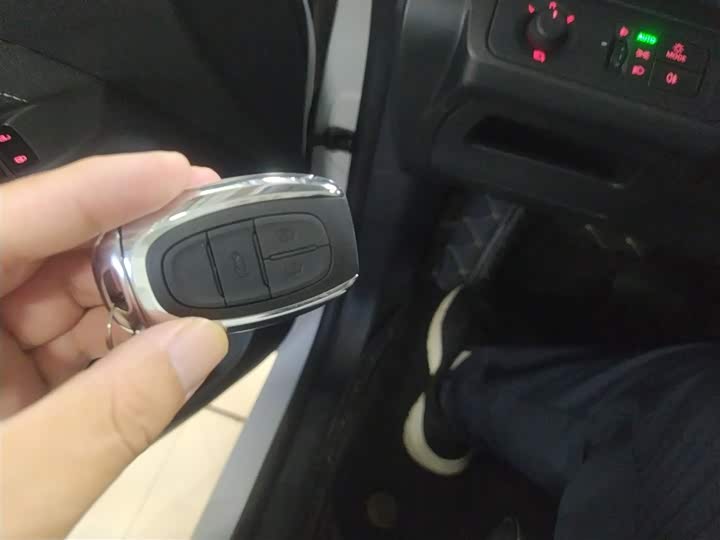 Фото 9 - Maxus G50