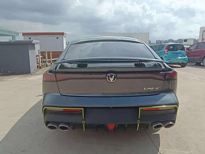 Фото 12 - Changan UNI-V