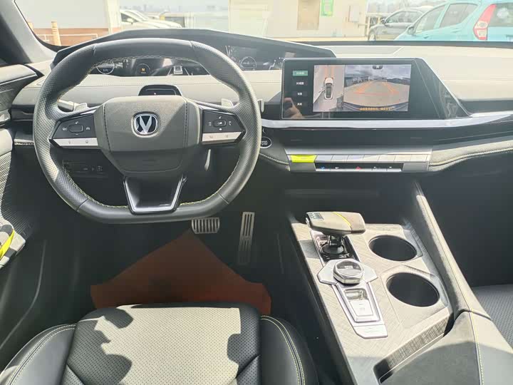 Фото 4 - Changan UNI-V