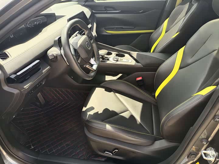 Фото 6 - Changan UNI-V