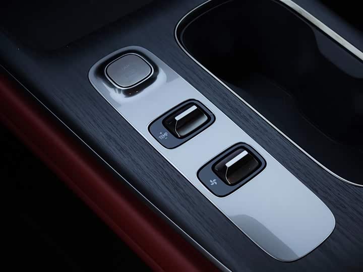 Фото 14 - Xiaomi SU7