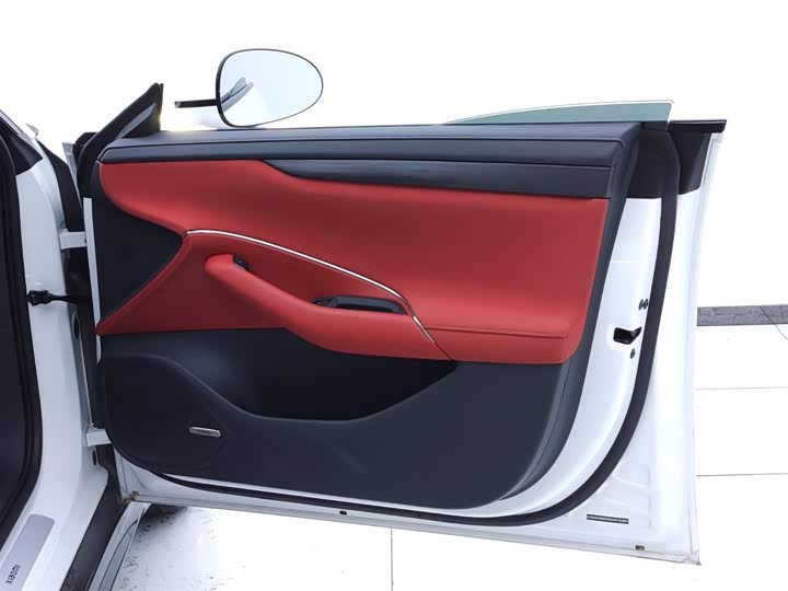 Фото 19 - Xiaomi SU7