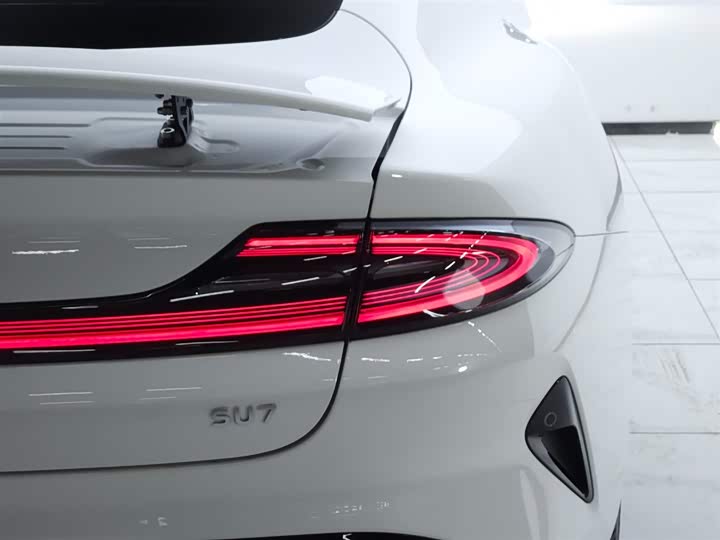 Фото 22 - Xiaomi SU7