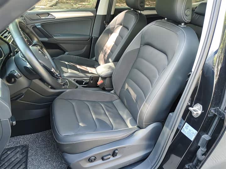 Фото 15 - Volkswagen Tiguan L Pro