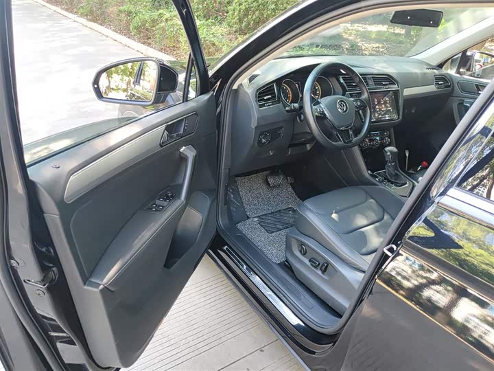 Фото 16 - Volkswagen Tiguan L Pro