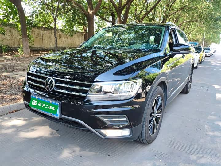 Фото 2 - Volkswagen Tiguan L Pro