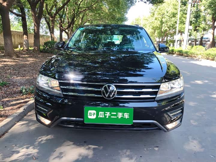 Фото 3 - Volkswagen Tiguan L Pro