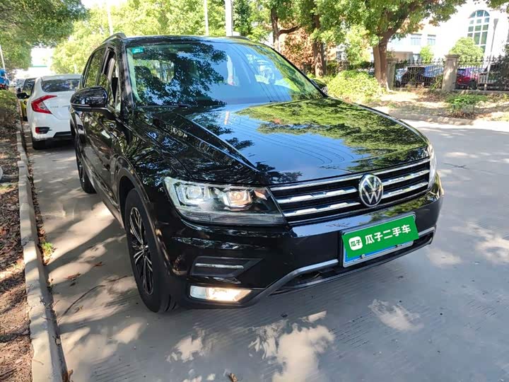 Фото 4 - Volkswagen Tiguan L Pro