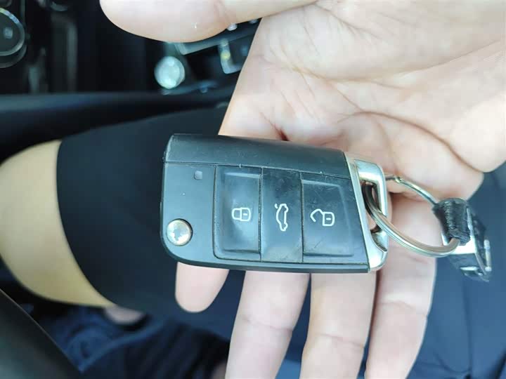 Фото 9 - Volkswagen Tiguan L Pro