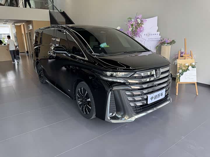 Фото 3 - Toyota Vellfire