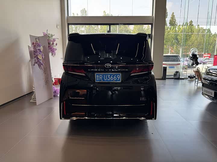 Фото 7 - Toyota Vellfire