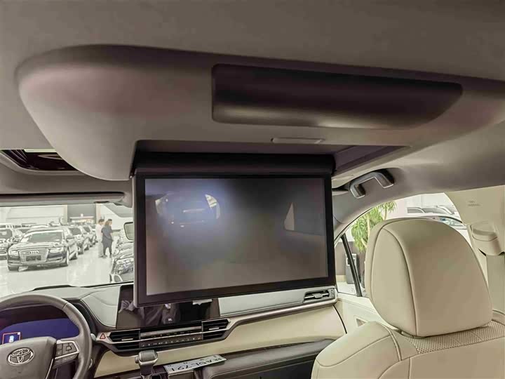 Фото 18 - Toyota Sienna