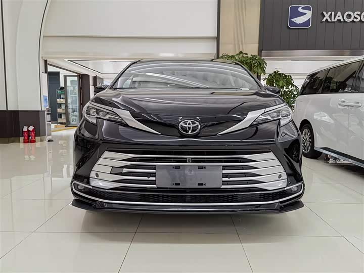 Фото 2 - Toyota Sienna