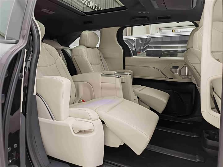 Фото 22 - Toyota Sienna