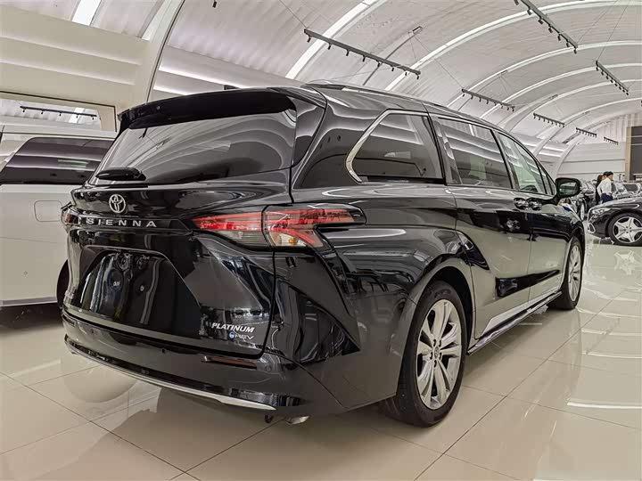 Фото 4 - Toyota Sienna