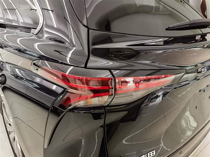 Фото 6 - Toyota Sienna