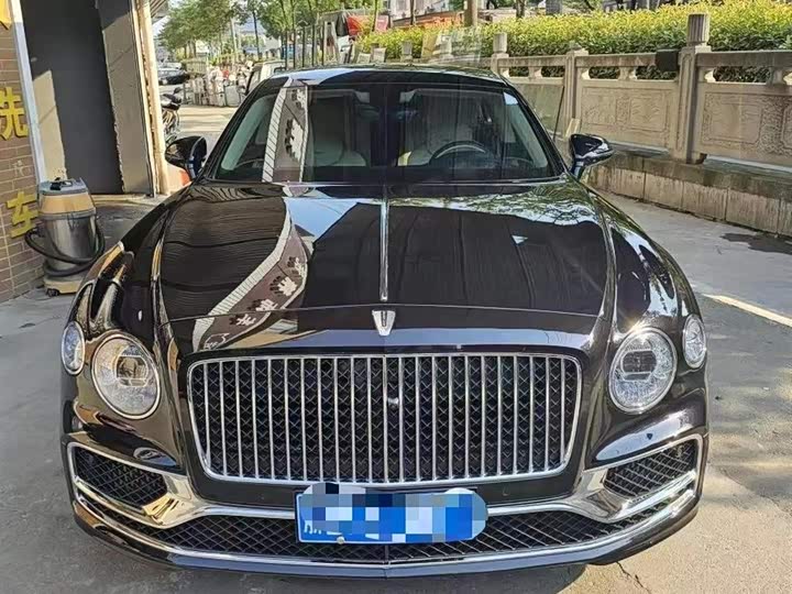 Фото 2 - Bentley Flying Spur