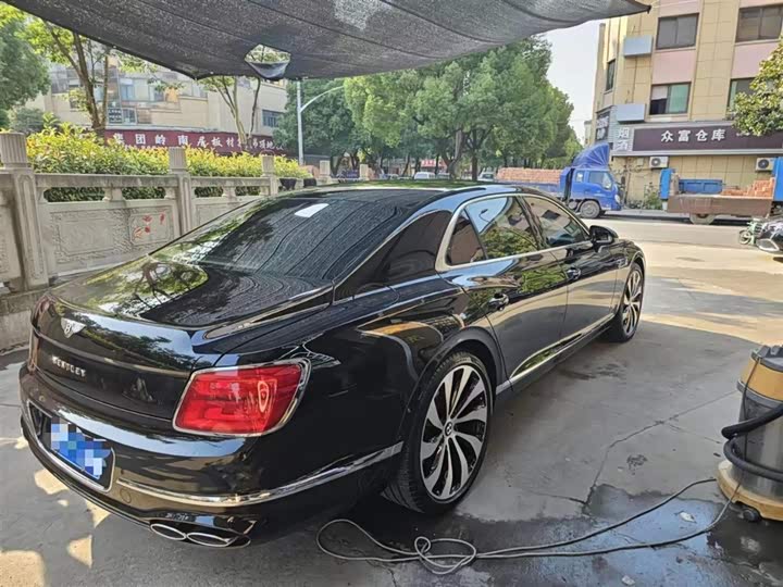 Фото 3 - Bentley Flying Spur