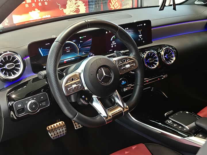 Фото 11 - Mercedes-Benz A-Class AMG