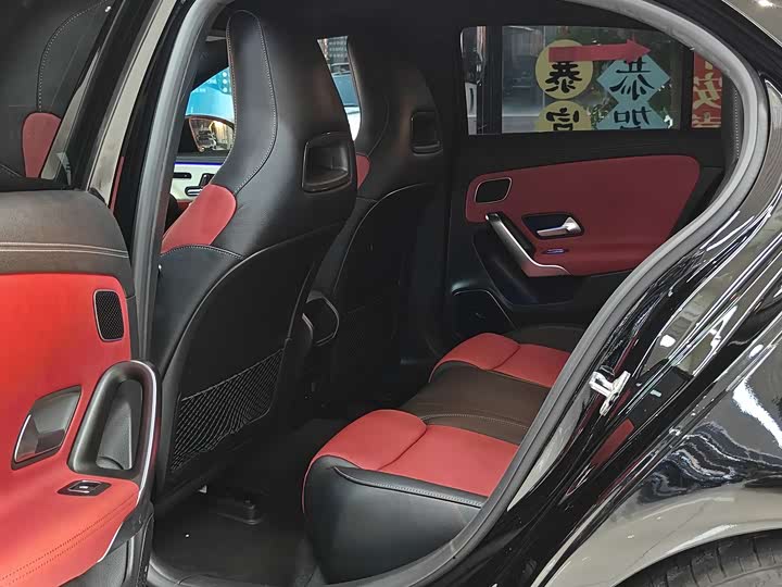 Фото 13 - Mercedes-Benz A-Class AMG