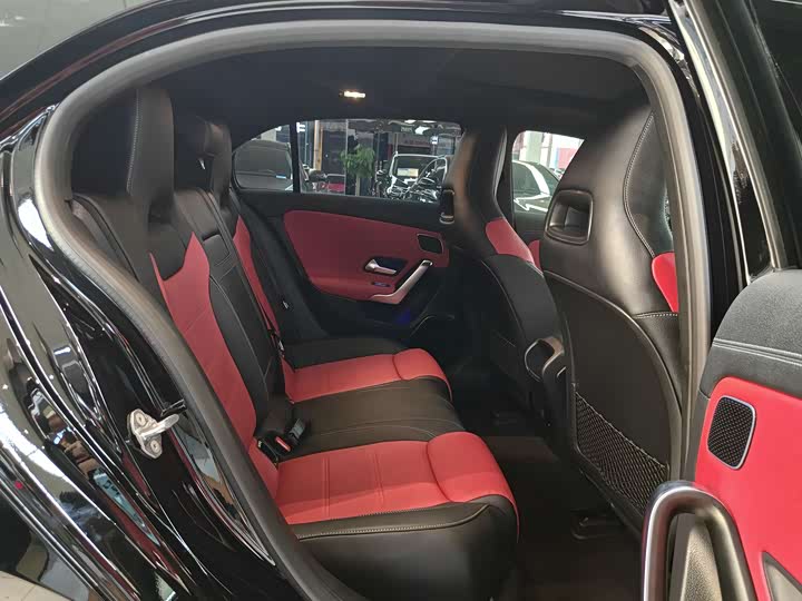 Фото 16 - Mercedes-Benz A-Class AMG