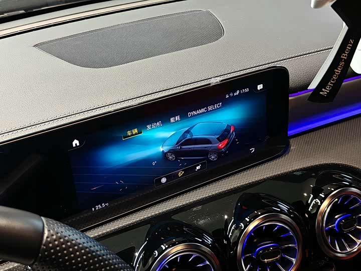 Фото 20 - Mercedes-Benz A-Class AMG