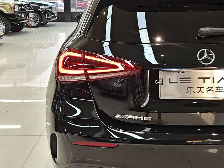 Фото 9 - Mercedes-Benz A-Class AMG