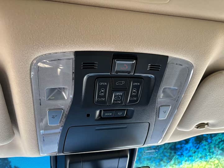 Фото 17 - Toyota Vellfire