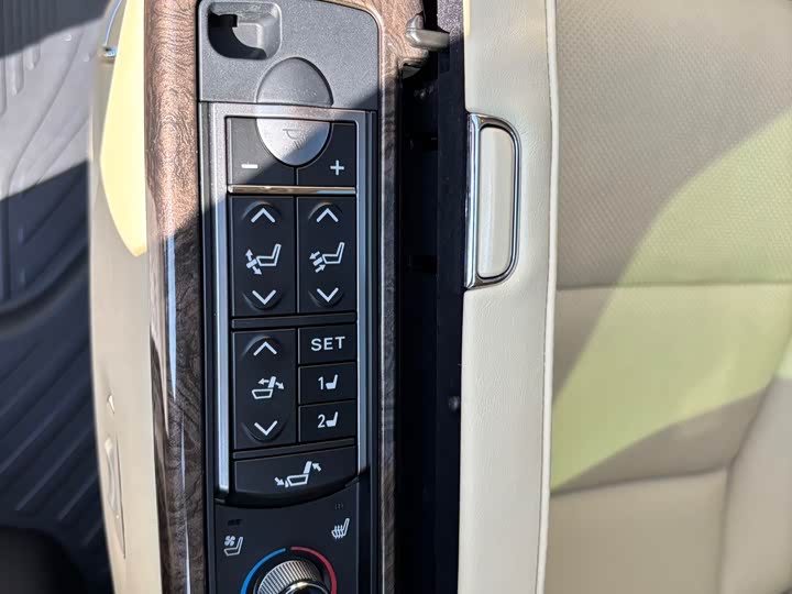 Фото 18 - Toyota Vellfire