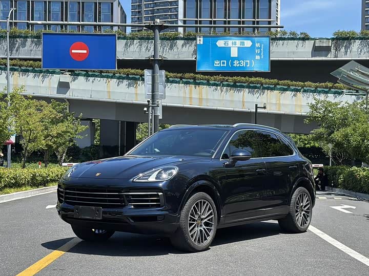 Фото 1 - Porsche Cayenne