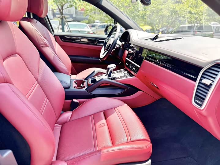 Фото 10 - Porsche Cayenne