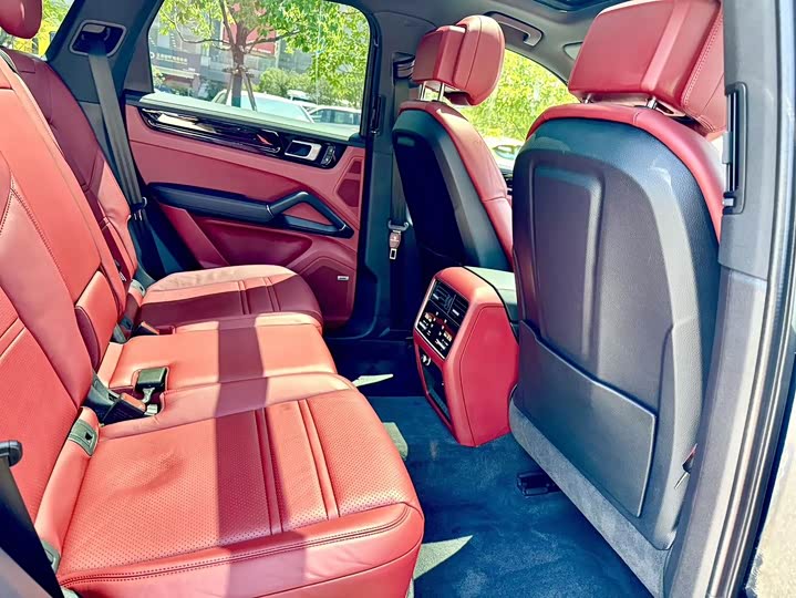 Фото 11 - Porsche Cayenne