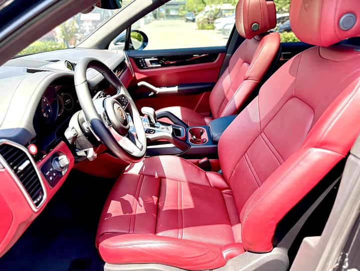 Фото 8 - Porsche Cayenne