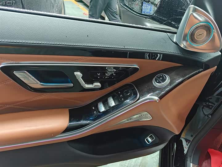 Фото 4 - Mercedes-Benz Maybach S-Class