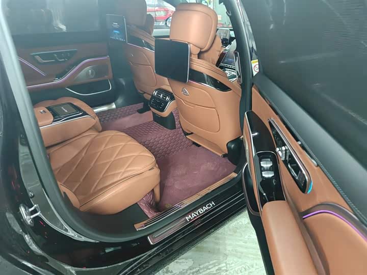 Фото 8 - Mercedes-Benz Maybach S-Class