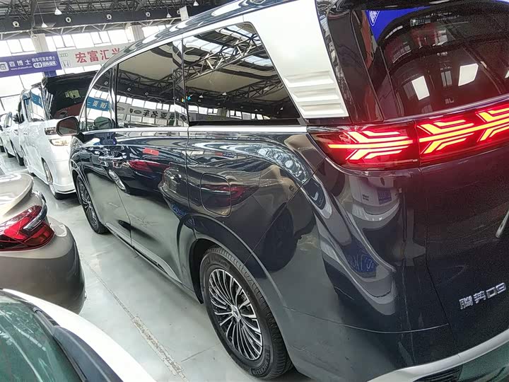 Фото 5 - Denza D9