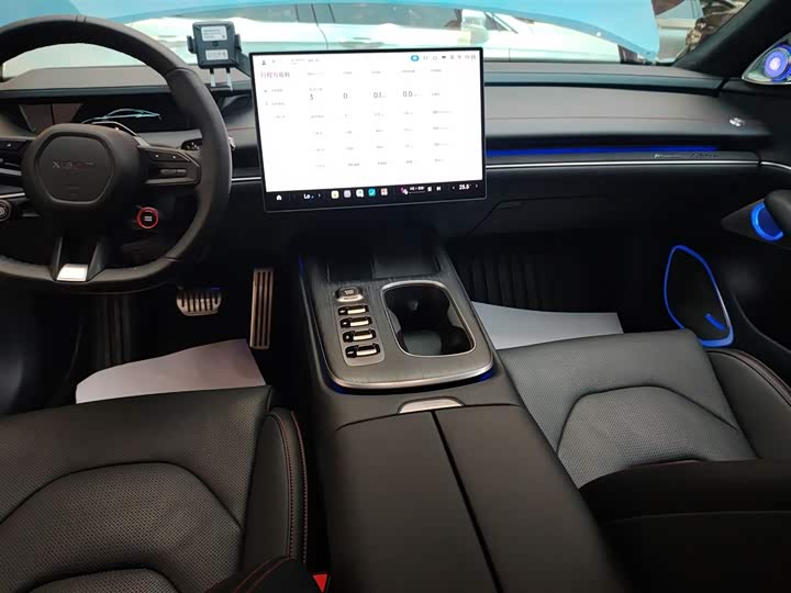 Фото 13 - Xiaomi SU7