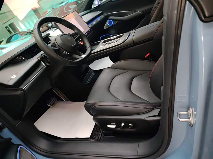 Фото 15 - Xiaomi SU7