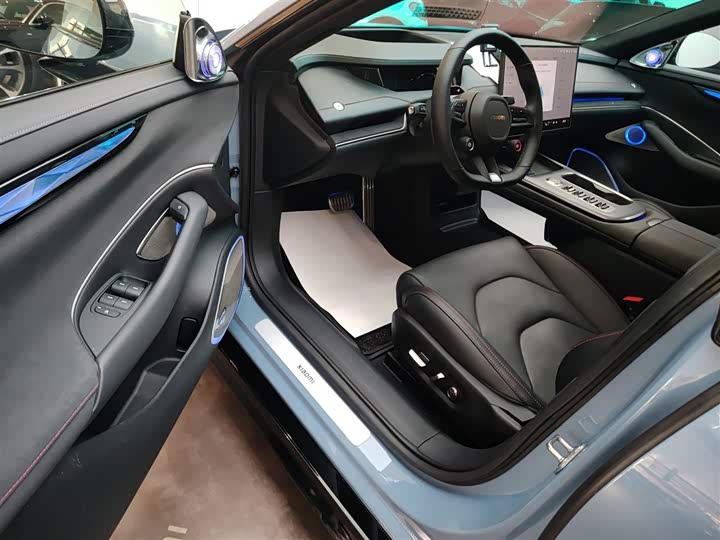 Фото 16 - Xiaomi SU7