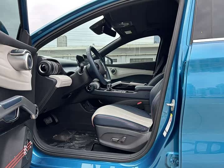 Фото 4 - BYD Yuan Plus