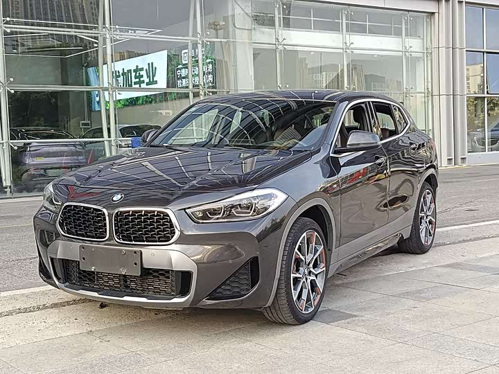Фото 1 - BMW X2