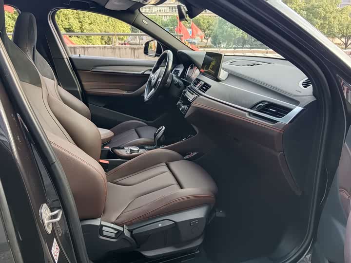 Фото 12 - BMW X2