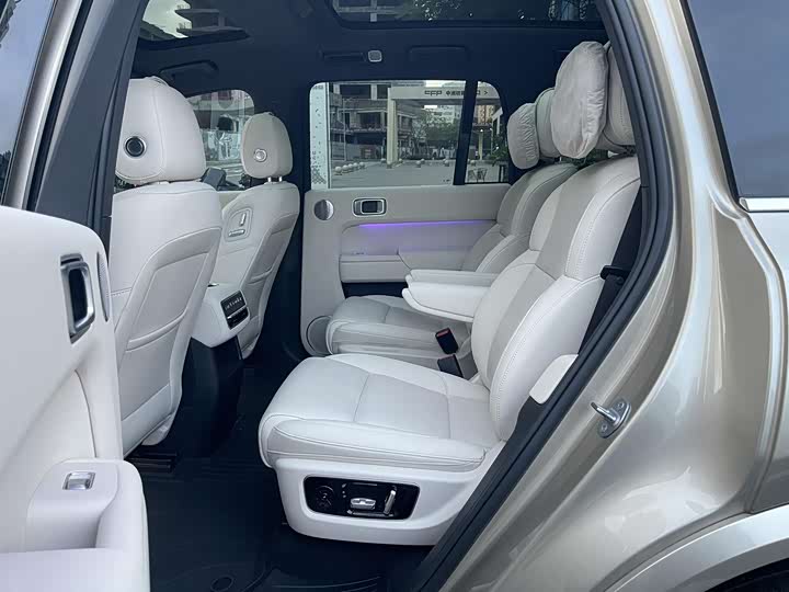 Фото 10 - LiXiang L8