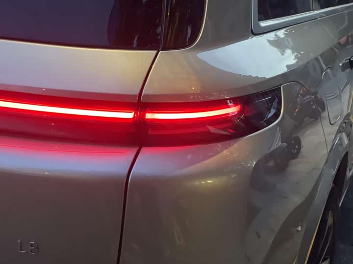 Фото 18 - LiXiang L8