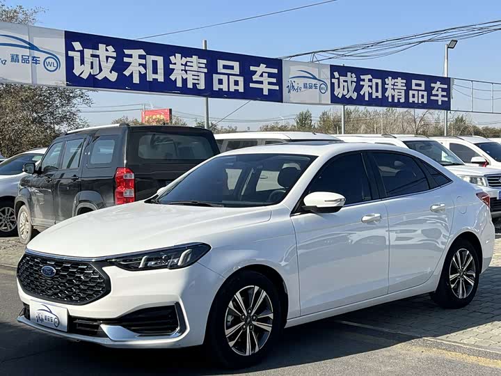 Фото 1 - Ford Escort