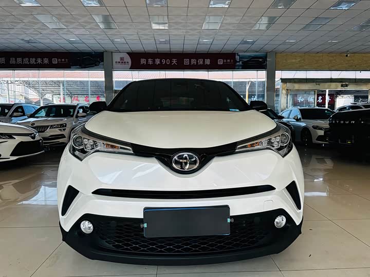 Фото 2 - Toyota C-HR