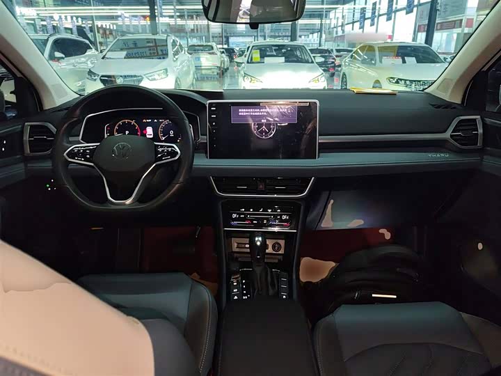 Фото 10 - Volkswagen Tharu